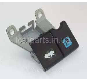 Важіль відкриття капота та лючка зарядки Nissan Leaf ZE0 (10-12)