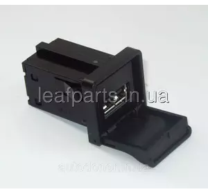 Вихід магнітоли USB Nissan Leaf ZE0 / AZE0 (10-17) 284H3-1FA0A