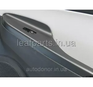 Накладка кнопок склопідьйомника двері задньої правої Hyundai Kona Electric (17-) 93592J9000TMT Накладка кнопок склопідьйомника двері задньої правої Hyundai Kona Electric (17-) 93592J9000TMT