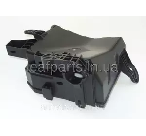 Корпус блока запобіжників підкапотного великого лівого Nissan Leaf ZE0 / AZE0 / ZE1 (10-) 284B9-1KA0A Корпус блока запобіжників підкапотного великого лівого Nissan Leaf ZE0 / AZE0 / ZE1 (10-) 284B9-1KA0A