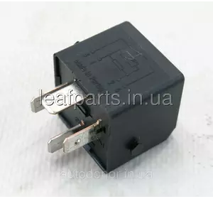 Реле вентилятора VW ID4 / ID3, Audi Q4 E-tron (20-) 4H0-951-253-A Реле вентилятора VW ID4 / ID3, Audi Q4 E-tron (20-) 4H0-951-253-A