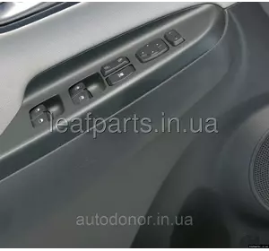 Накладка вимикача склопідьйомника передні ліві двері Hyundai Kona Electric (17-) 93572J9000TMT Накладка вимикача склопідьйомника передні ліві двері Hyundai Kona Electric (17-) 93572J9000TMT