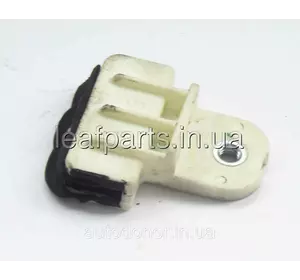 Тримач скла дверей Nissan Leaf ZE0 / AZE0 (10-17) 80320-AD023 Тримач скла дверей Nissan Leaf ZE0 / AZE0 (10-17) 80320-AD023