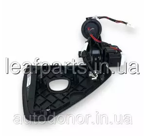 Лючок зарядного порту Tesla Model 3 (16-) 1566302-00-G Лючок зарядного порту Tesla Model 3 (16-) 1566302-00-G