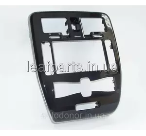 Рамка накладка на дисплей Nissan Leaf ZE0 / AZE0 (10-17) 68260-3NA0A Рамка накладка на дисплей Nissan Leaf ZE0 / AZE0 (10-17) 68260-3NA0A