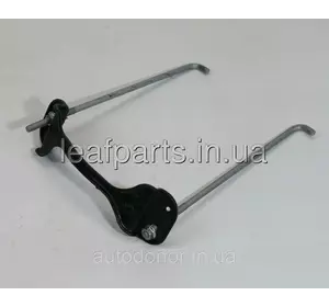 Прижимна пластина акумулятора Honda FCX Clarity (17-) 31512-TRW-000 Прижимна пластина акумулятора Honda FCX Clarity (17-) 31512-TRW-000
