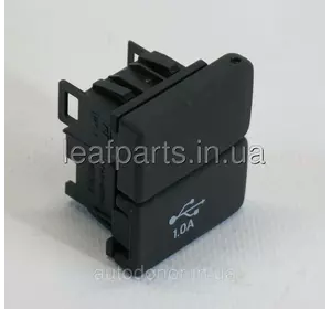 Роз'єм USB 1,0 A Honda Clarity FCX (17-) 39115-TRT-A11 Роз'єм USB 1,0 A Honda Clarity FCX (17-) 39115-TRT-A11