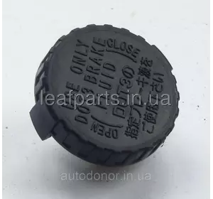 Кришка бачка ГТЦ (голового гальмівного циліндра) Nissan Leaf ZE0 / AZE0 (10-17) 46020-AX000 Кришка бачка ГТЦ (голового гальмівного циліндра) Nissan Leaf ZE0 / AZE0 (10-17) 46020-AX000