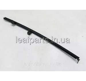 Напрямні скла двері задні праві Nissan Leaf ZE0 / AZE0 / ZE1 (10-) 82222-3NA0A / 82222-3NF0A Напрямні скла двері задні праві Nissan Leaf ZE0 / AZE0 / ZE1 (10-) 82222-3NA0A / 82222-3NF0A